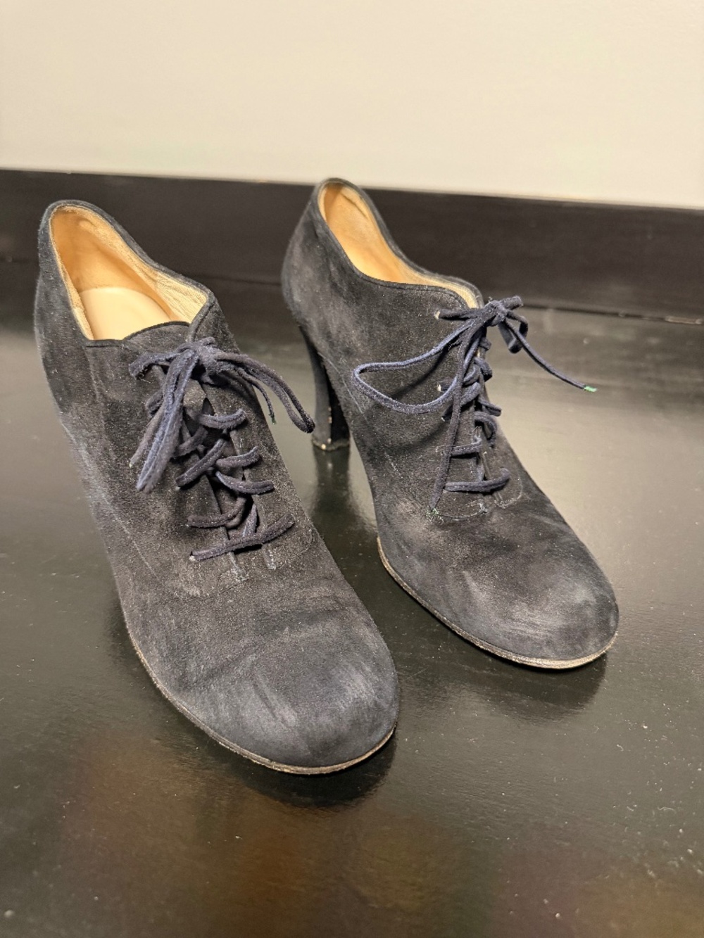 Issac Mizrahi Navy Blue Suele 8 1/2AA